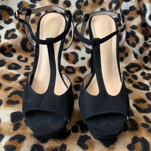 Liliana Sunrise Black T-Strap Sandal